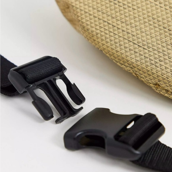 Nike Small Pack Bag UNISEX NWOT - Picture 3 of 12